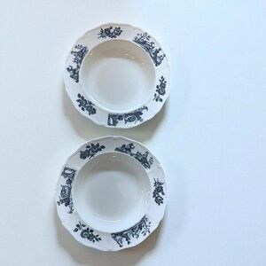 VTG Wedgwood Blue/White Set Of 2 Bone China Soup Plates Etruria England 8"